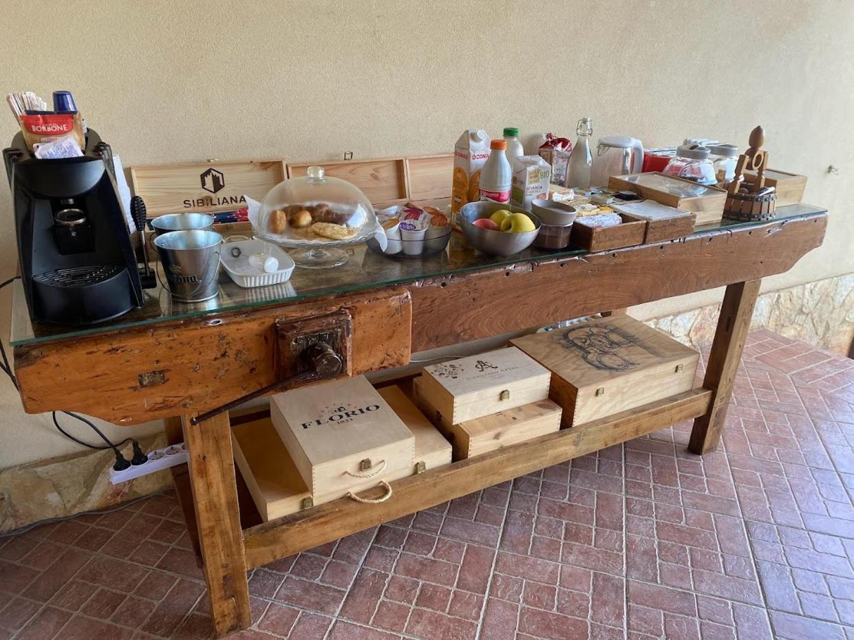 Baglio Olivastro Acomodação com café da manhã Digerbato Exterior foto
